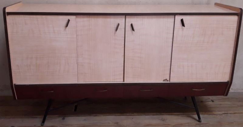 Buffet enfilade dining room