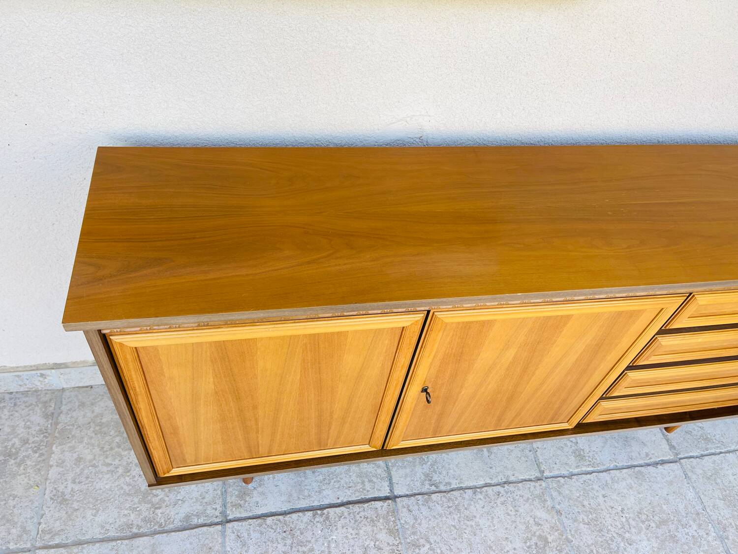 Vintage enfilade in elm from the 1960s.
