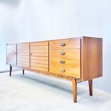 Buffet milieu de siècle