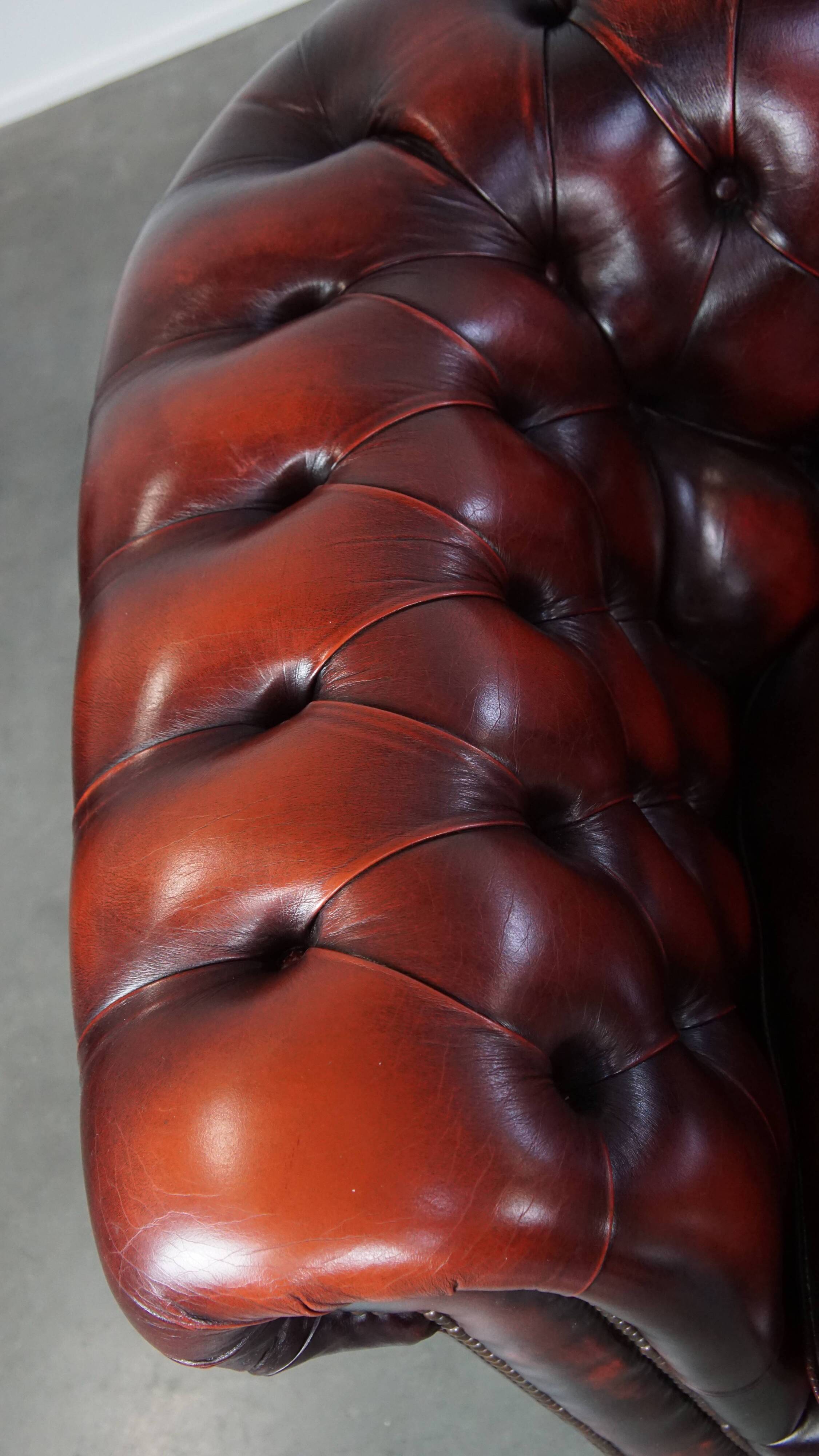 Spacious red English 2.5-seater cowhide leather chesterfield sofa