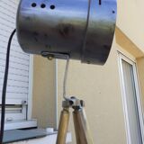 Lamp on brass trepied
