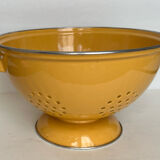 Enamelled sheet metal strainer