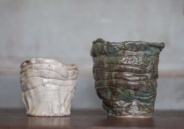 Paire de vases en grès émaillés signés, pot a plante, cache-pot