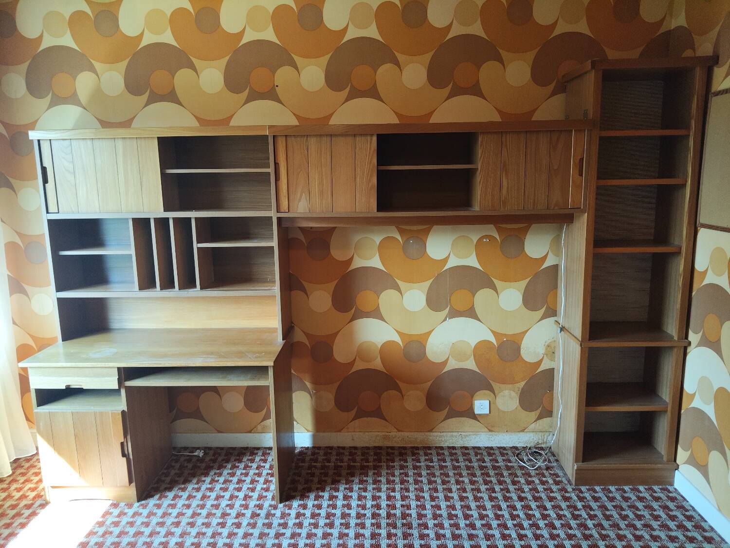 Vintage 1970s wall unit – integrated desk & storage – esprit