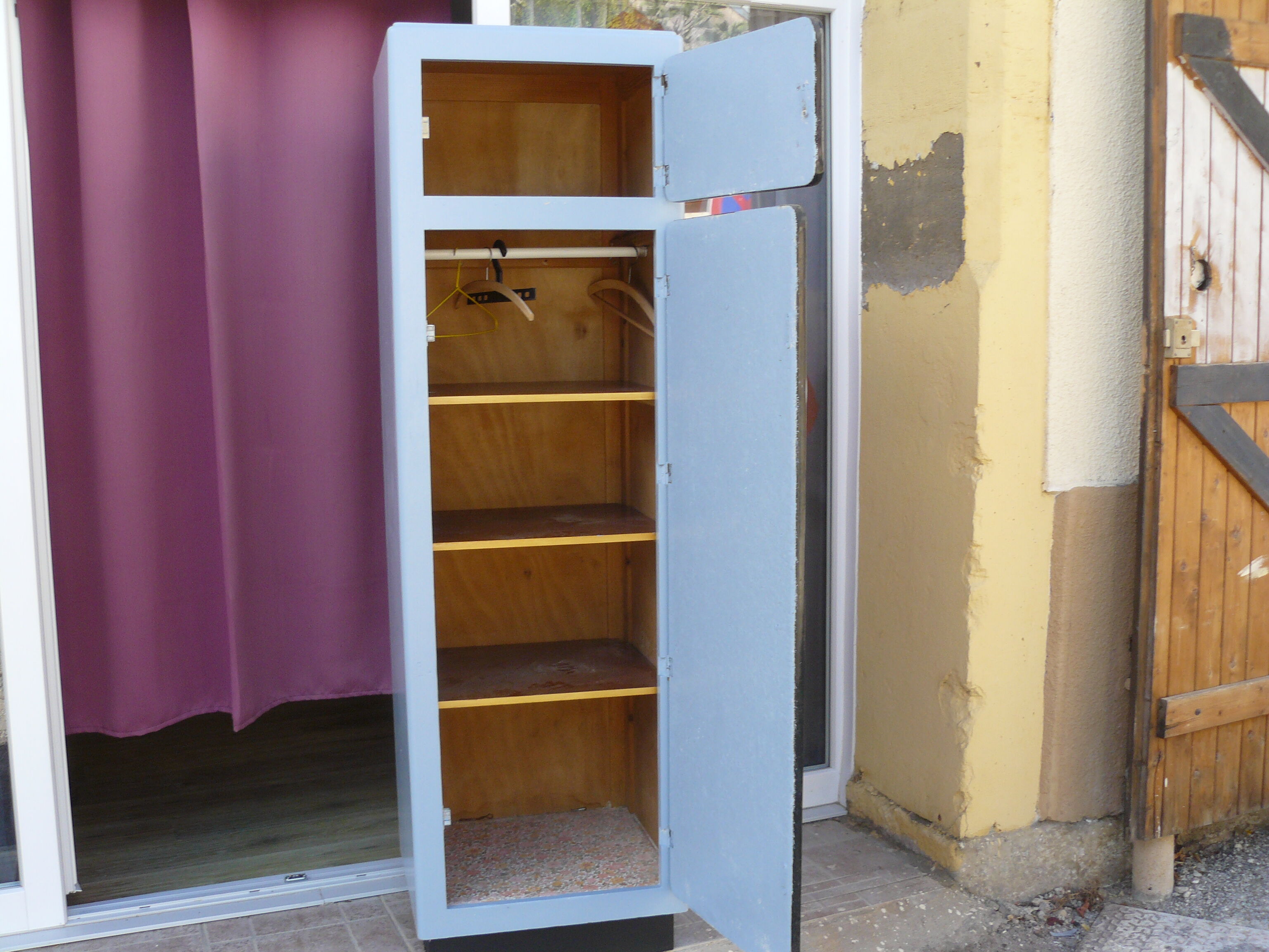 Wardrobe one door