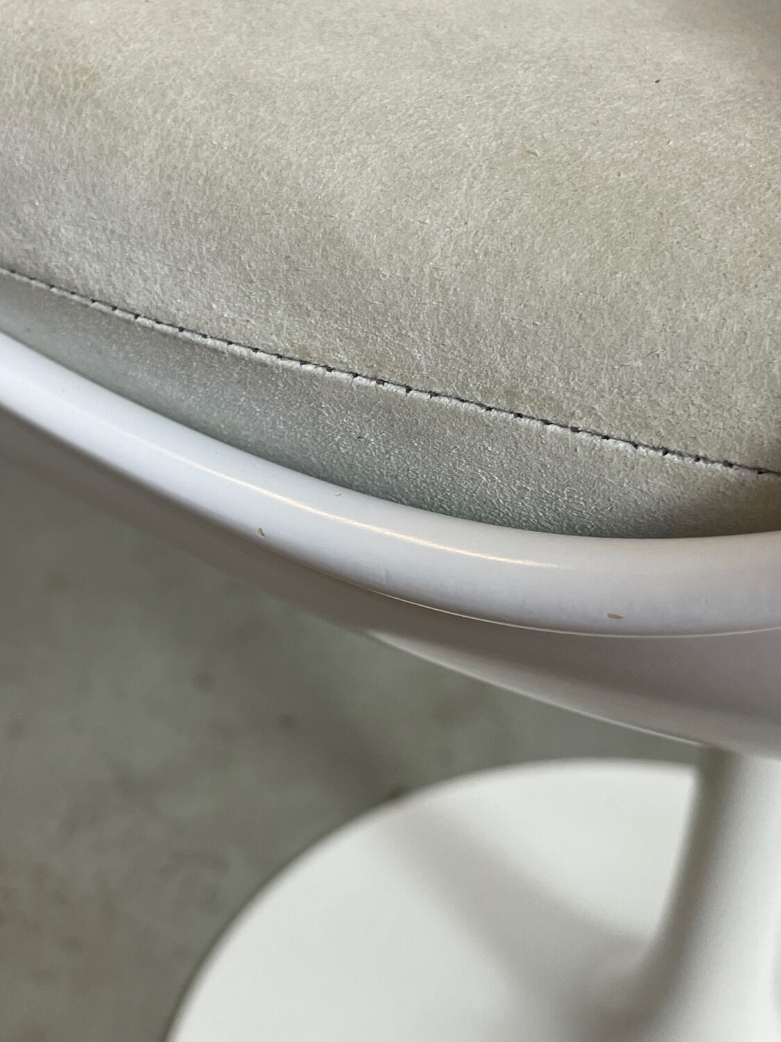 4x Eero Saarinen Tulip Chairs white leather