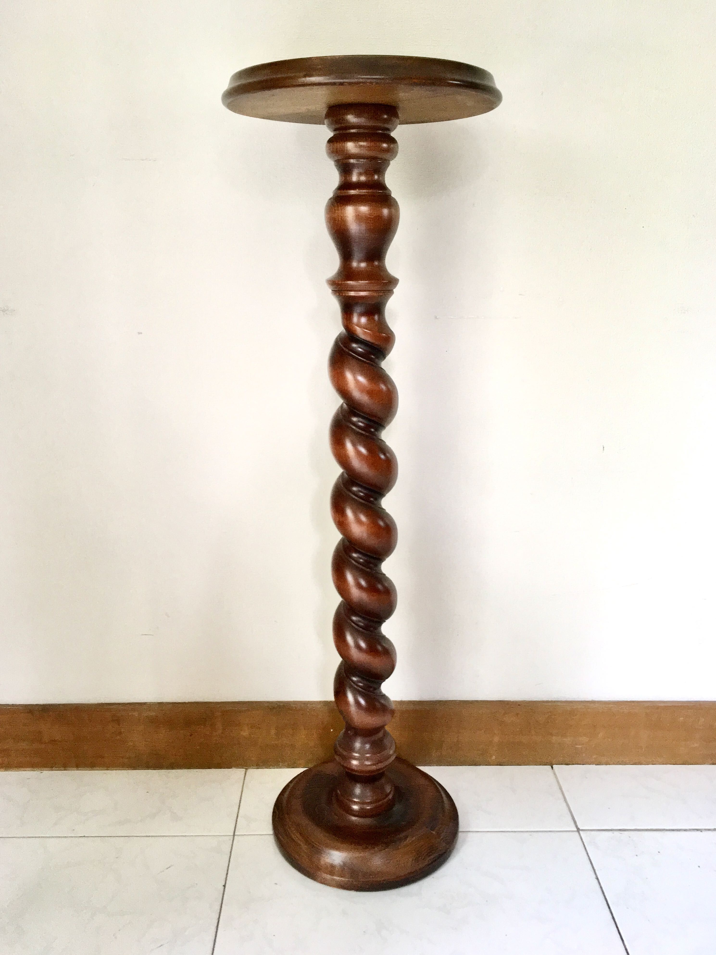 Side table in walnut turned 50s