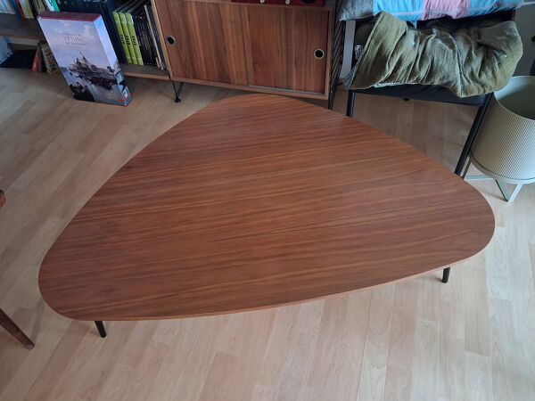Table basse en noyer Coédition design scandinave