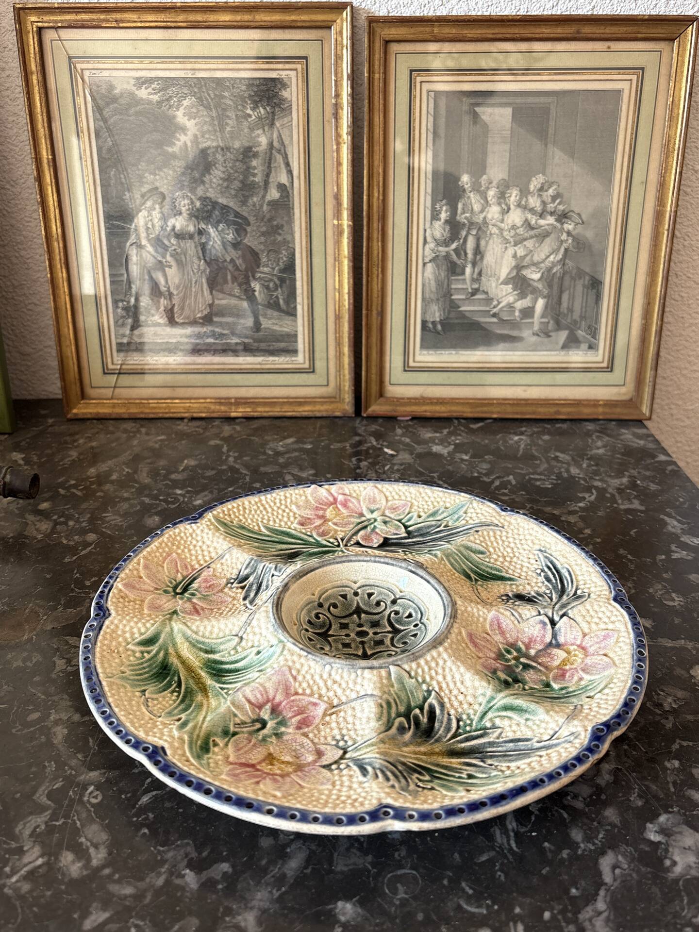Antique oyster plate in majolica barbotine - Wasmuël Belgium,