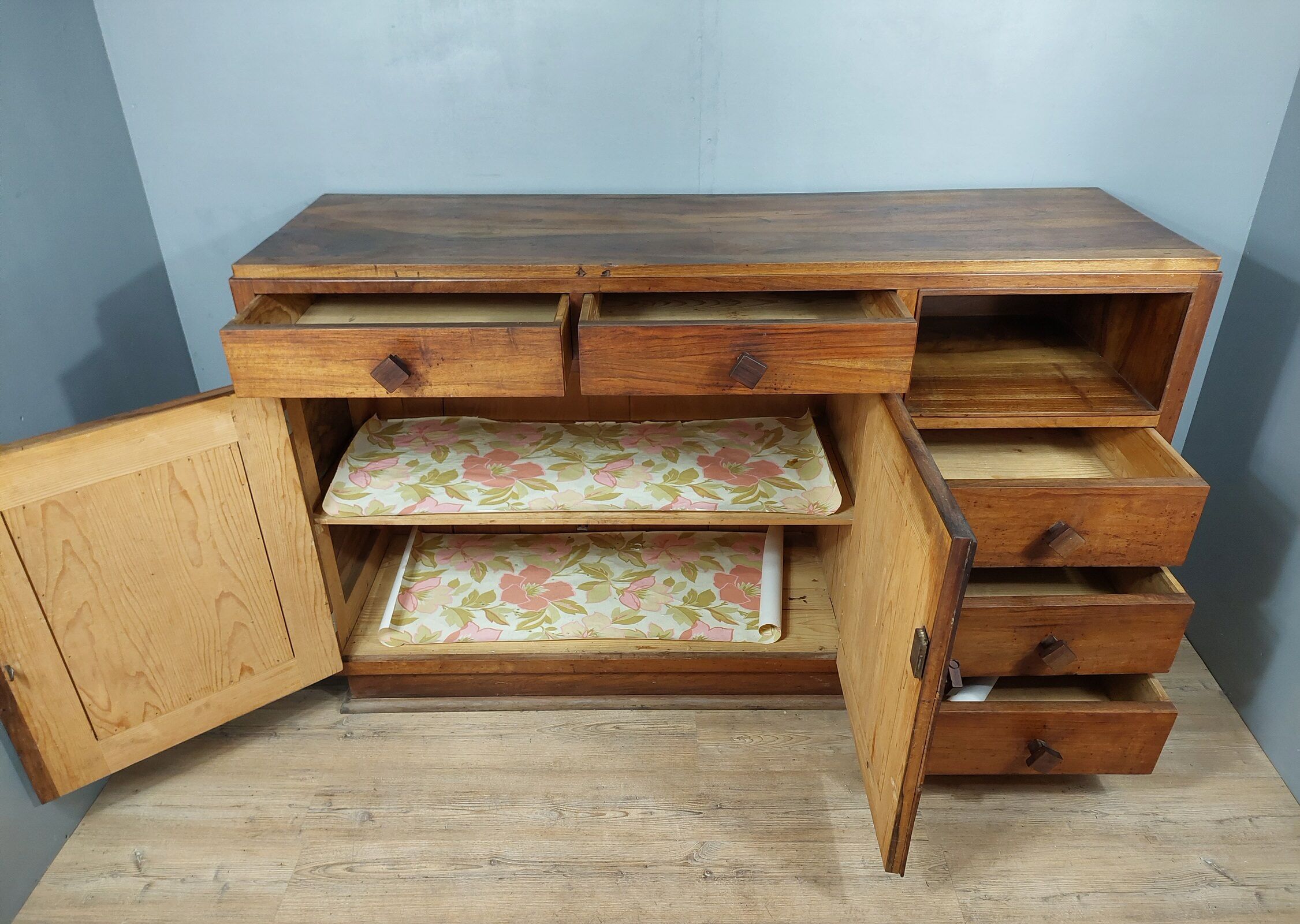 Bahut in an Art Deco