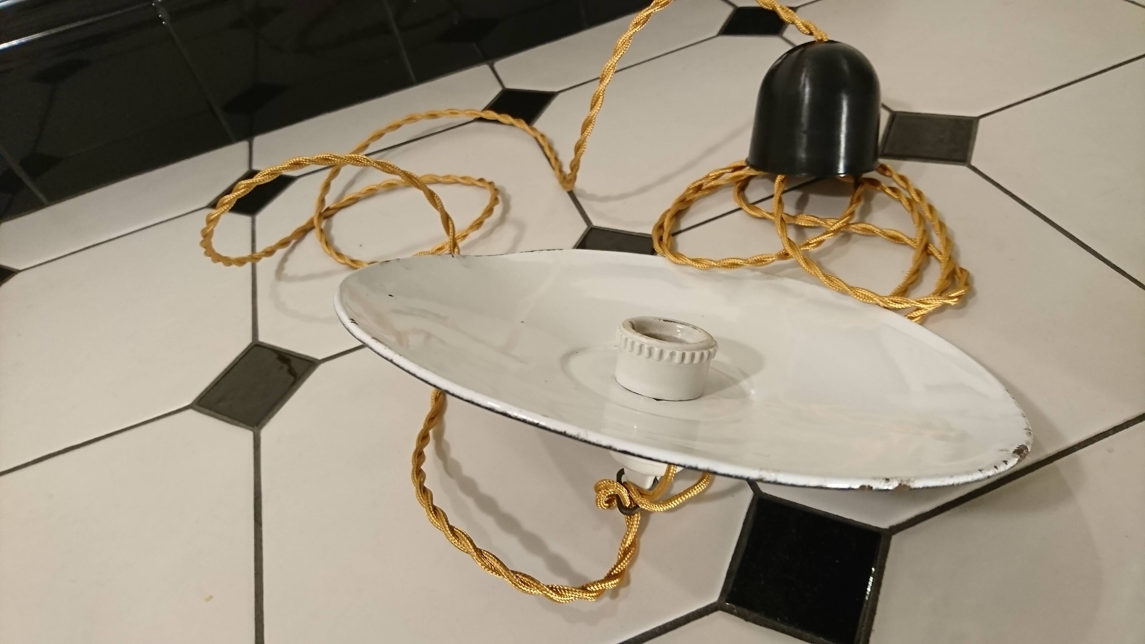 Chandelier workshop metal enamelled porcelain base