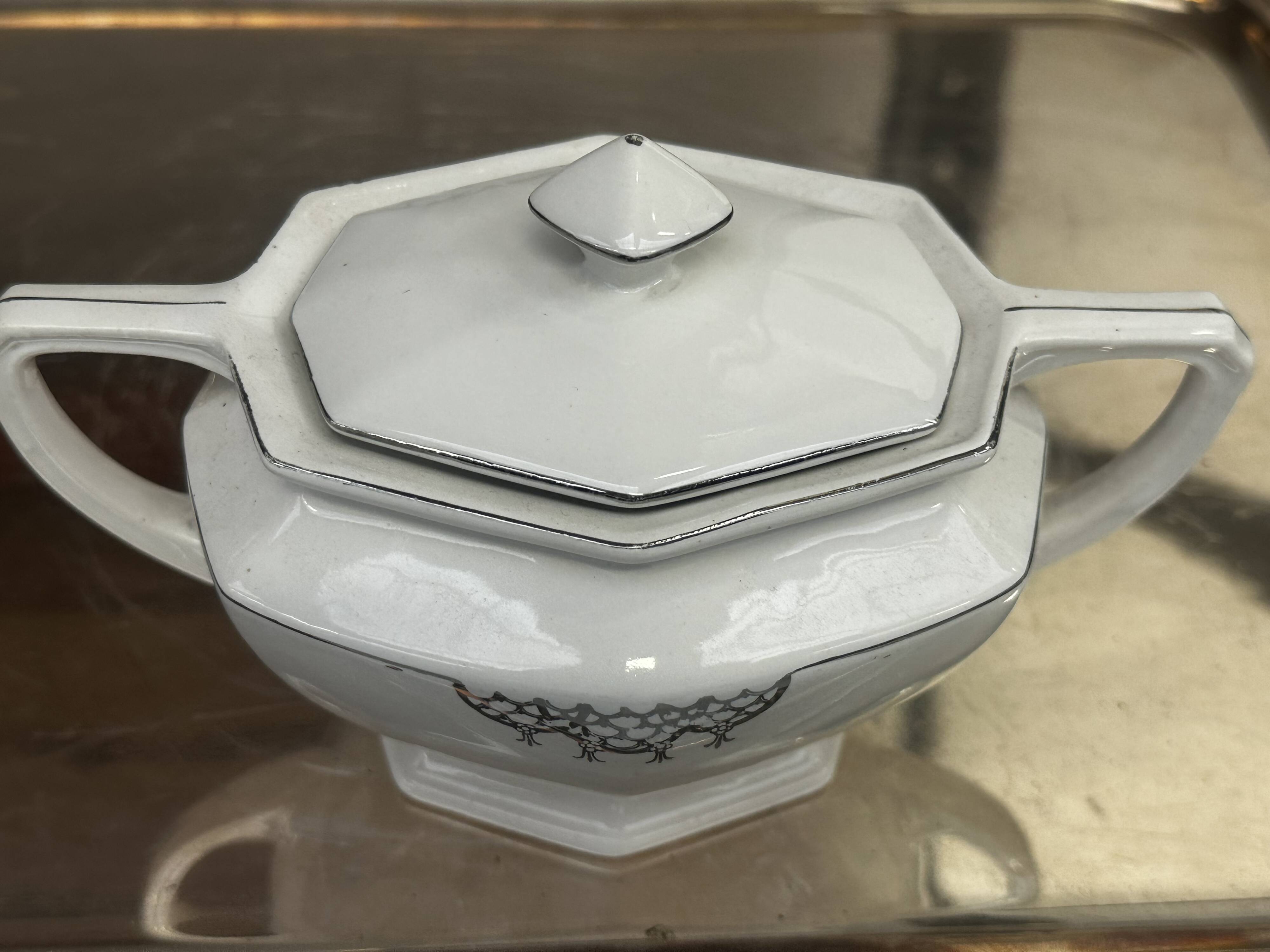 Art Deco sugar bowl circa 1930-40 Czechoslovakian porcelain - Silver trim