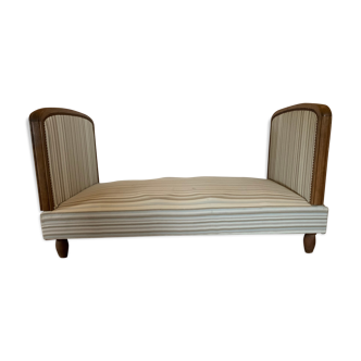 Swallow bed bench