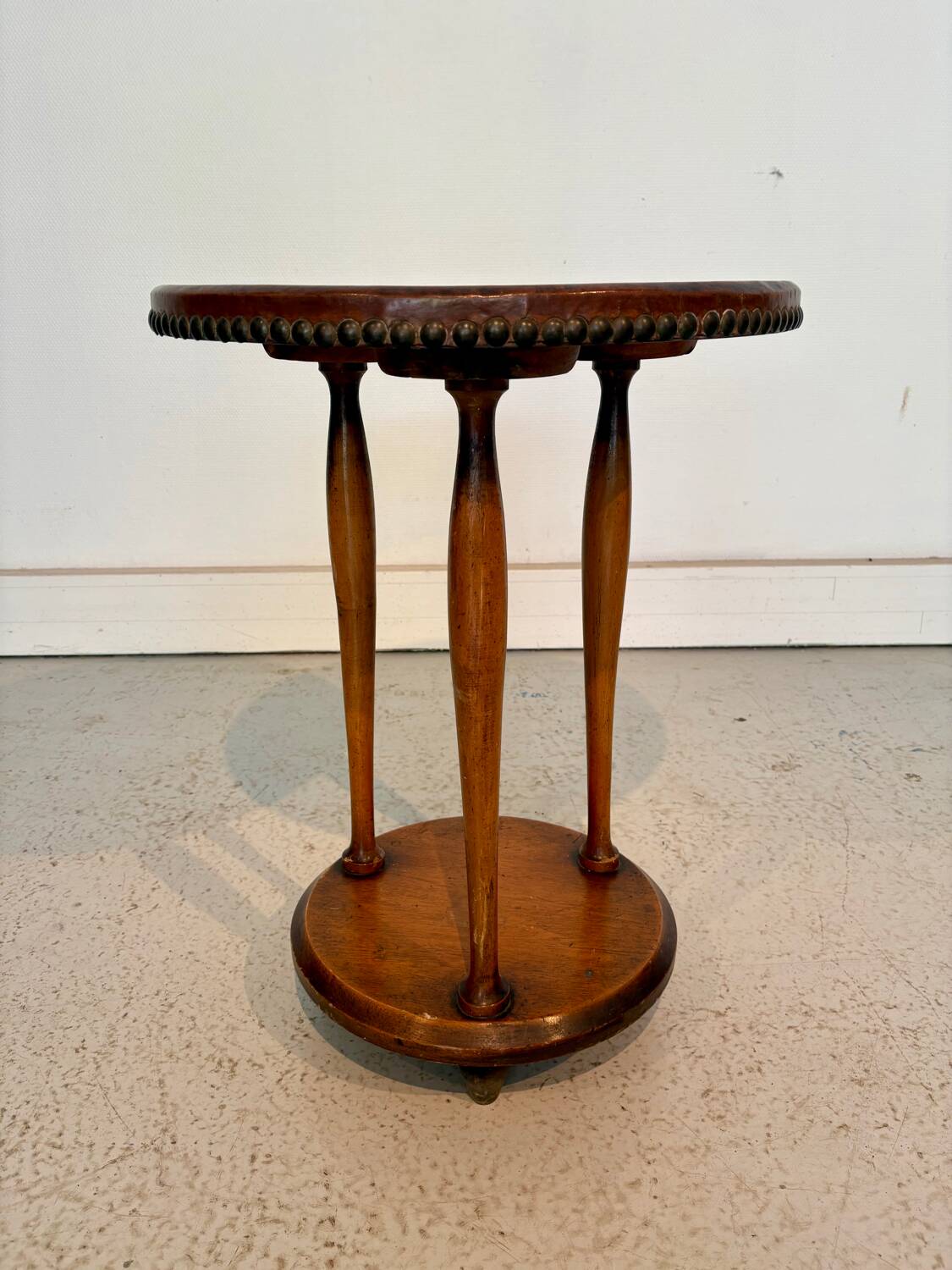 Vintage wooden side table from the 1950s – tripod – style c