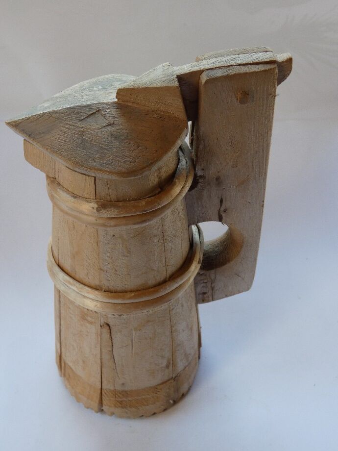 Ancien pichet  d'eau en bois forme tonneau vintage ½ litre