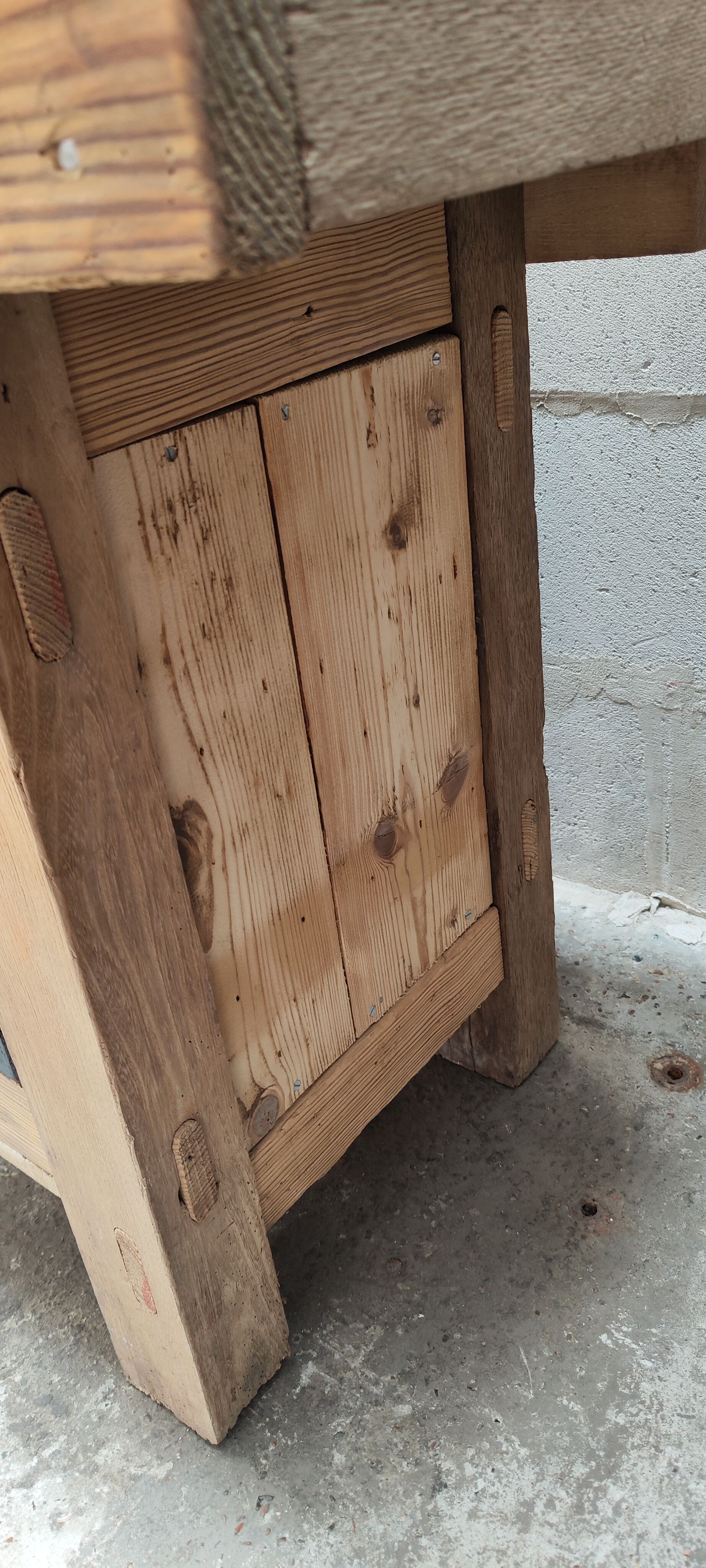 Carpenter's workbench