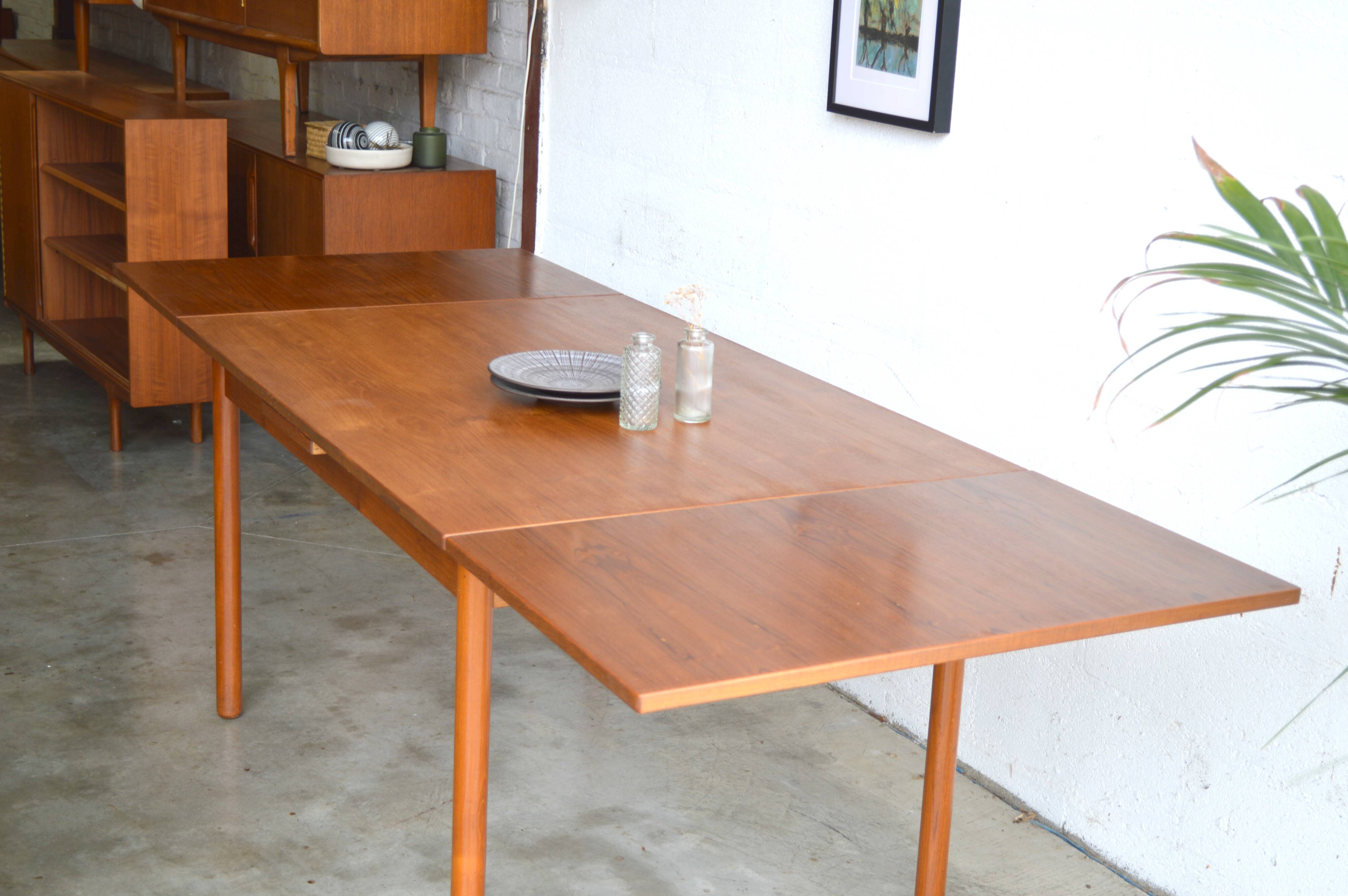 Teak table with Italian extensions 125cm