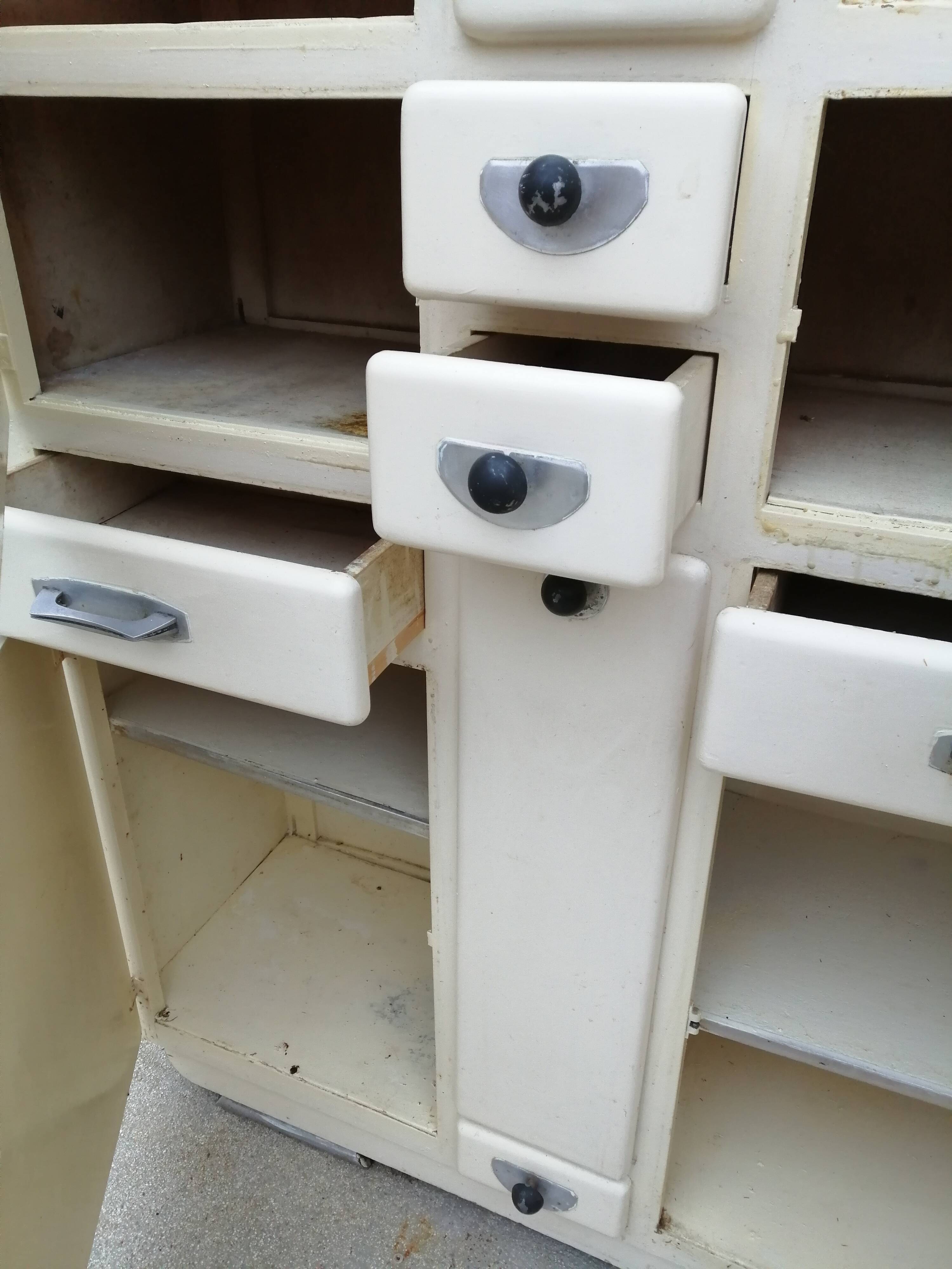 Mado 50s style buffet