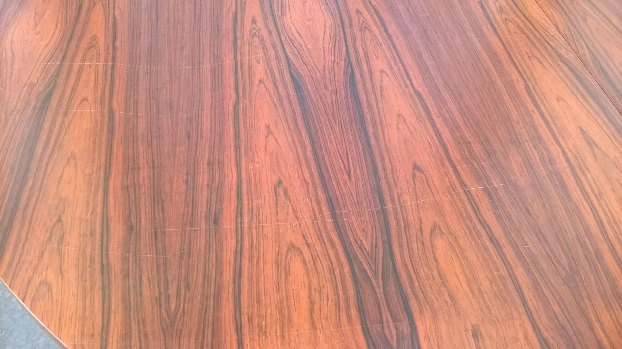Rosewood stretch table