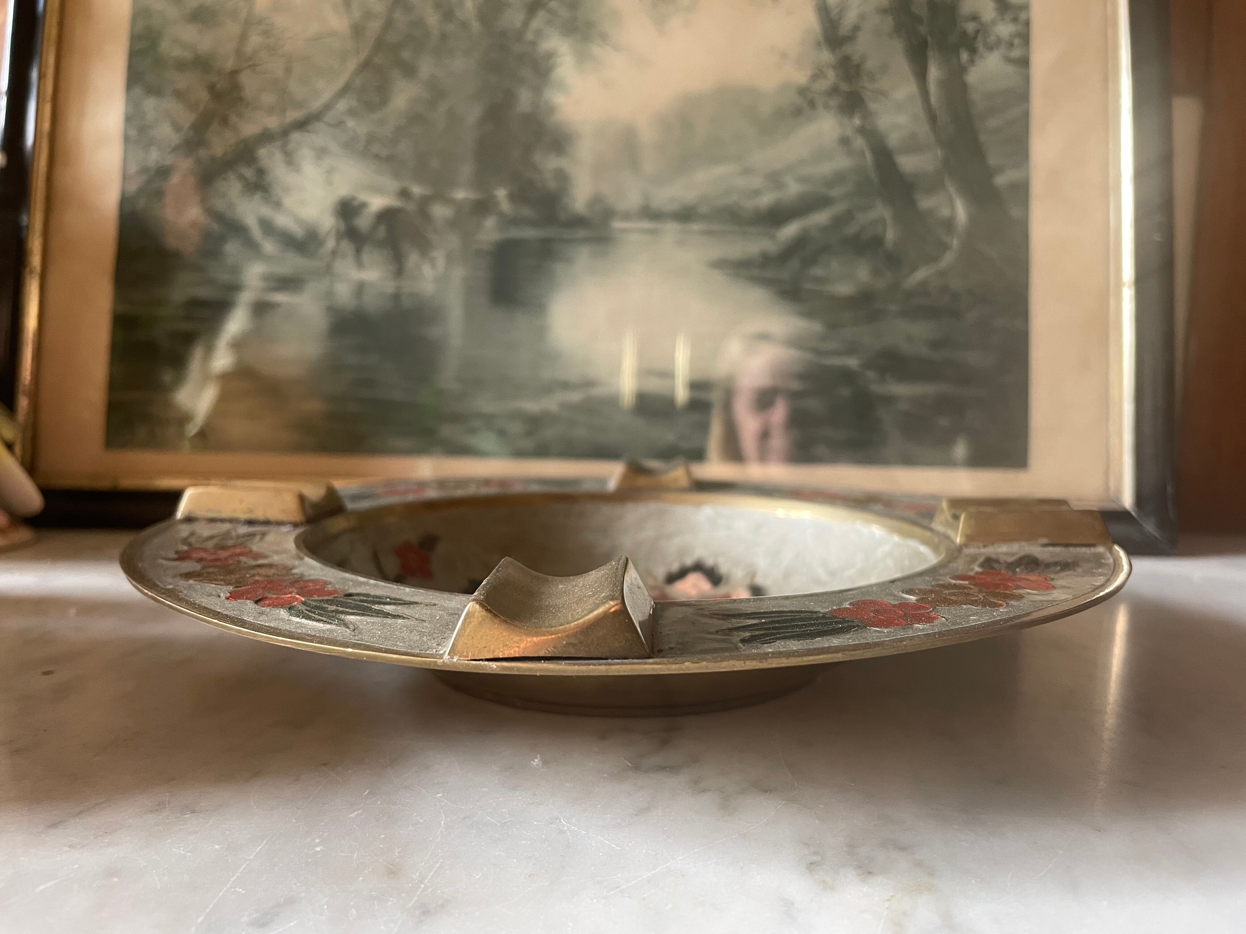 Empty brass pocket partitioned owls