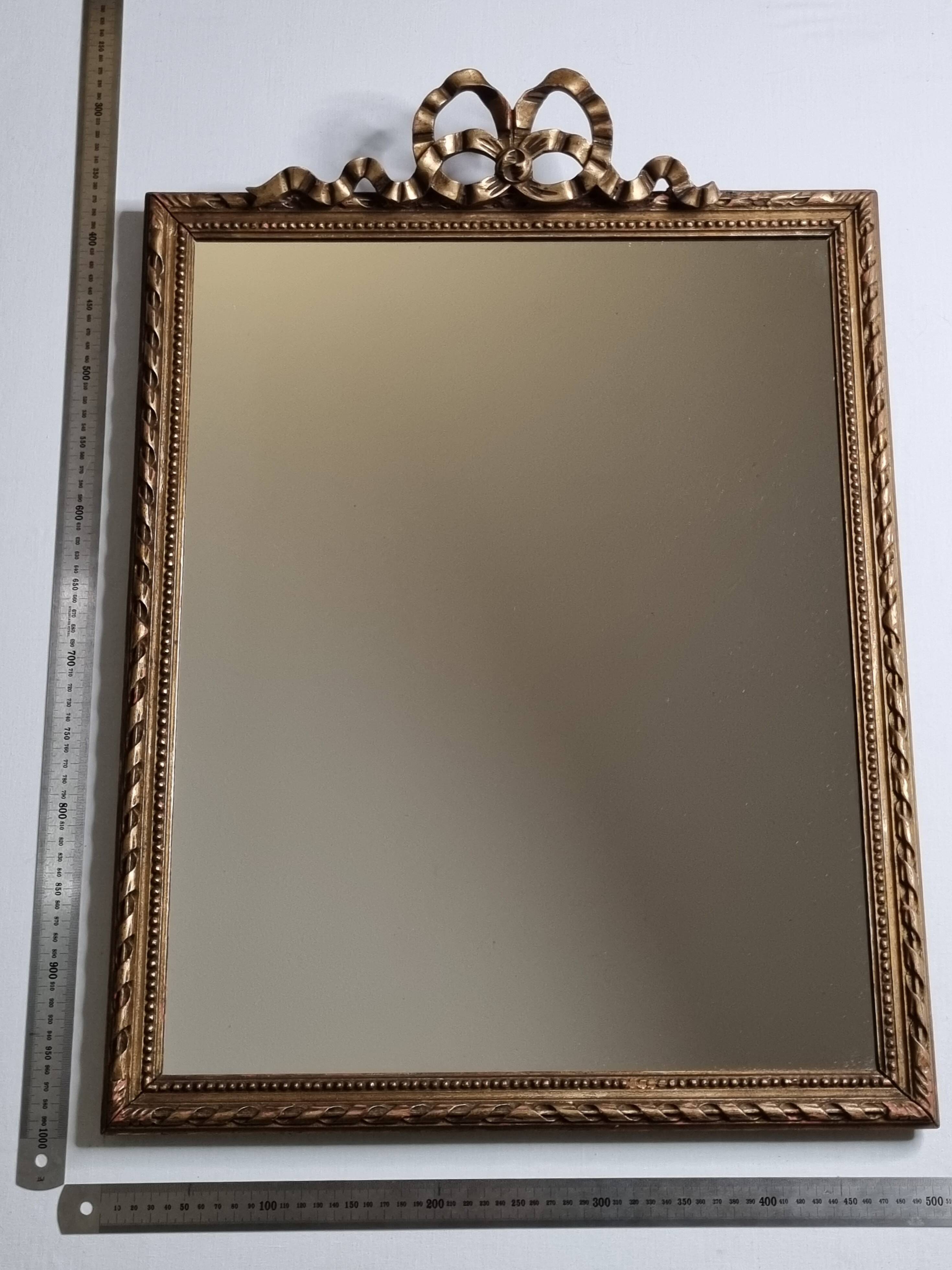 Miroir vintage style Louis XVI doré à fronton nœud rubané 50 x 70 cm