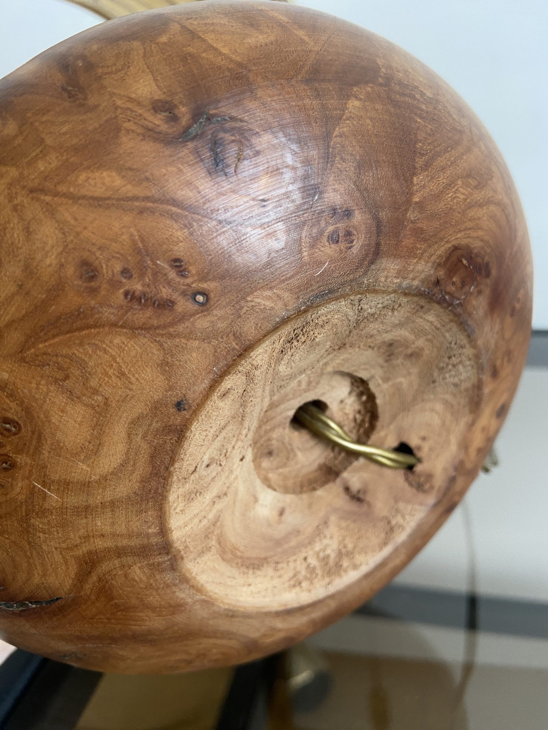 Vintage table lamp in wood magnifying glass and braided wool