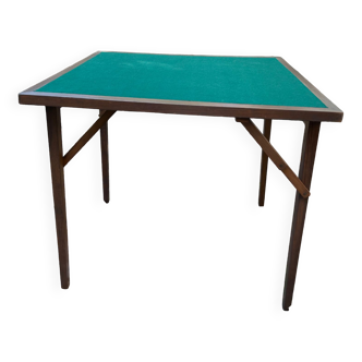 Folding game table