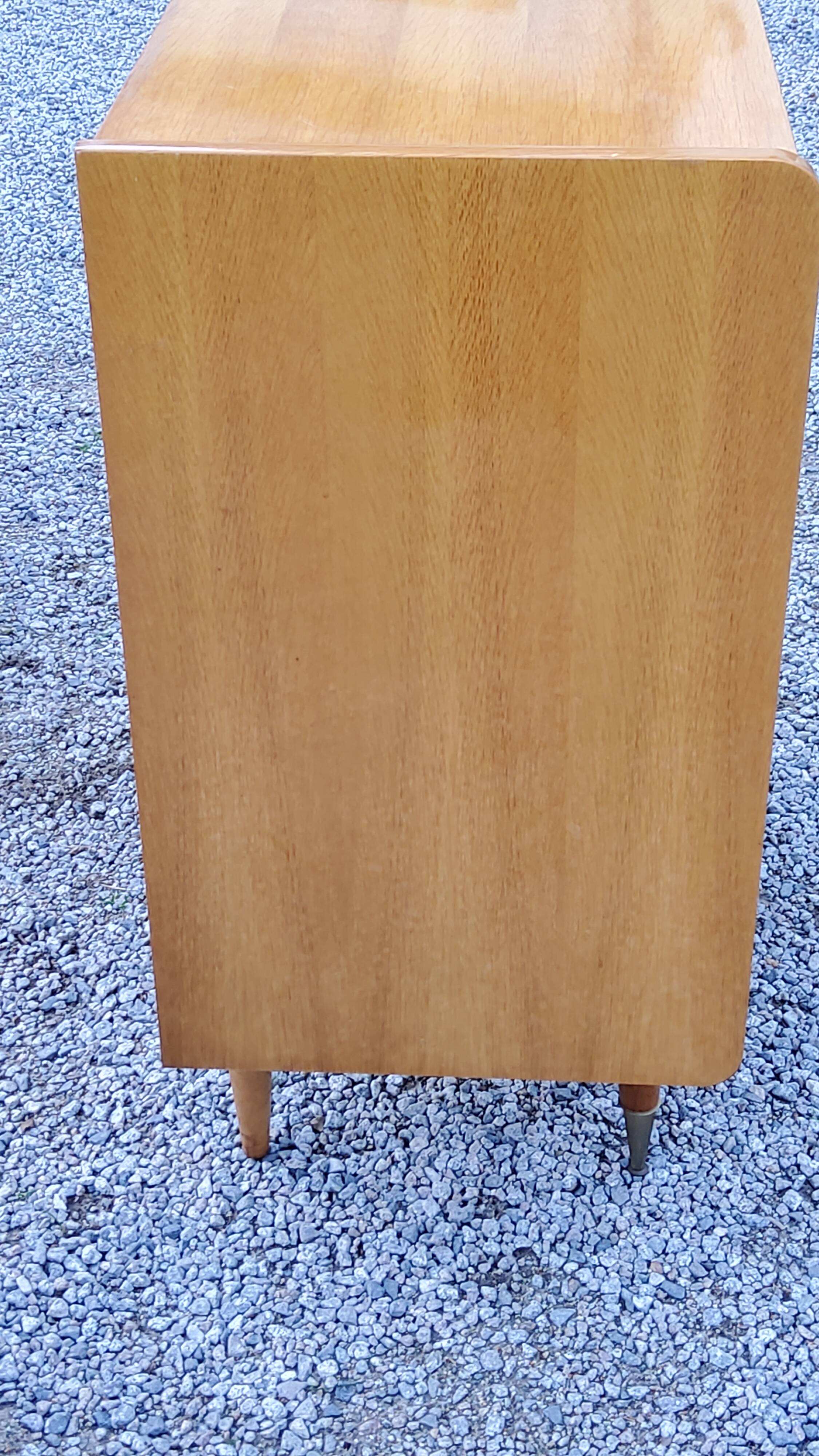 Vintage chest of drawers from the 60s in blond oak 4 drawers conical feet