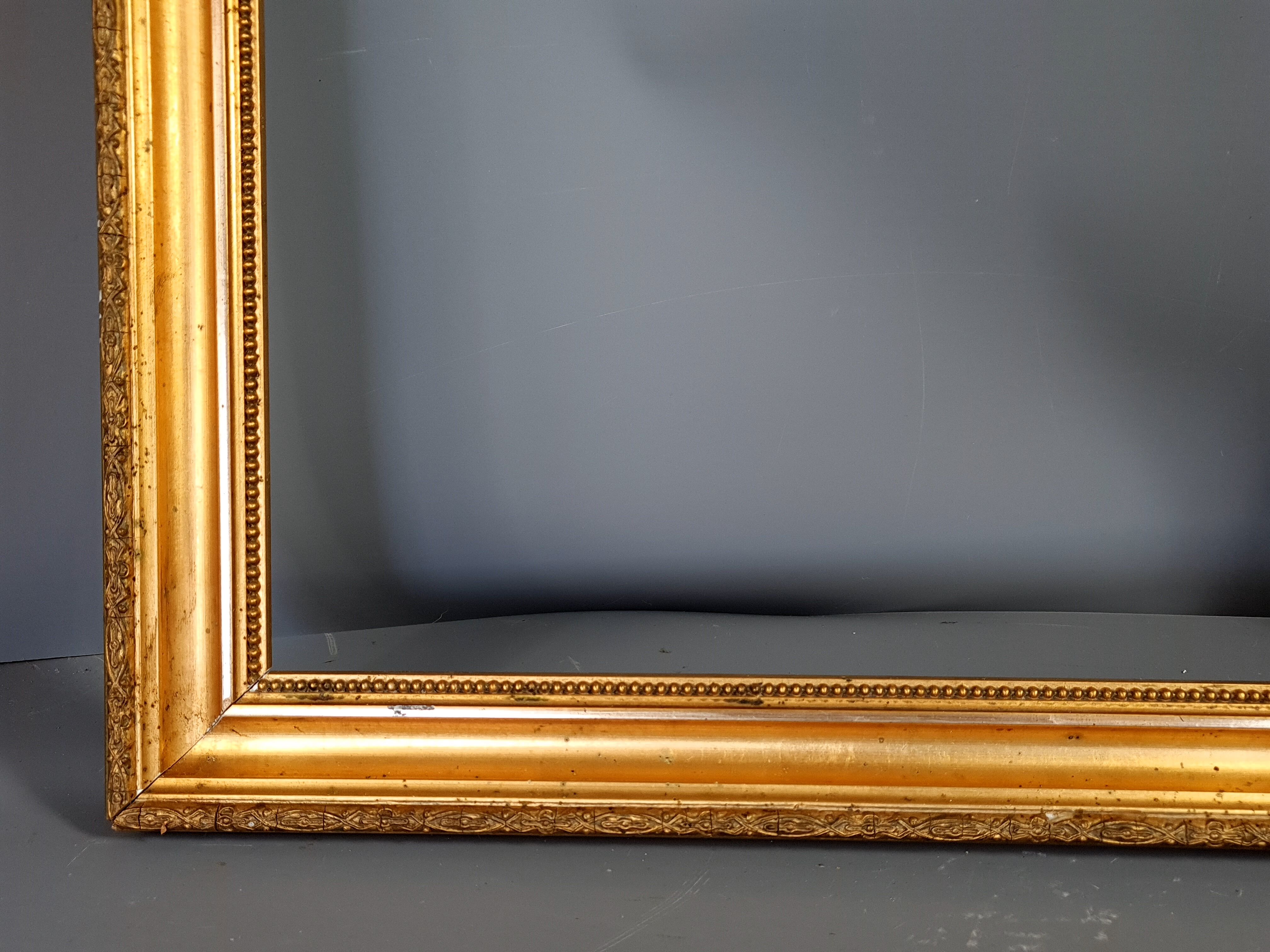 19th century frame gilded stucco wood, beaded interior edges, 47x39 cm, leaf 41.8x32.7 cm SB