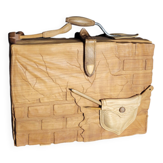 Art valise de rangement entièrement sculpté en bois noble