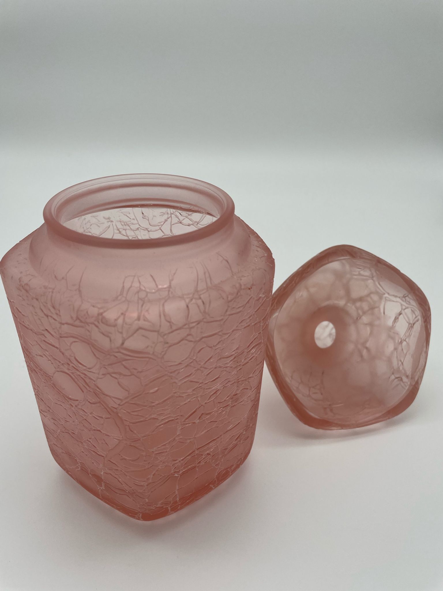 Pink vintage cotton pot in cracked glass paste Marcel Franck