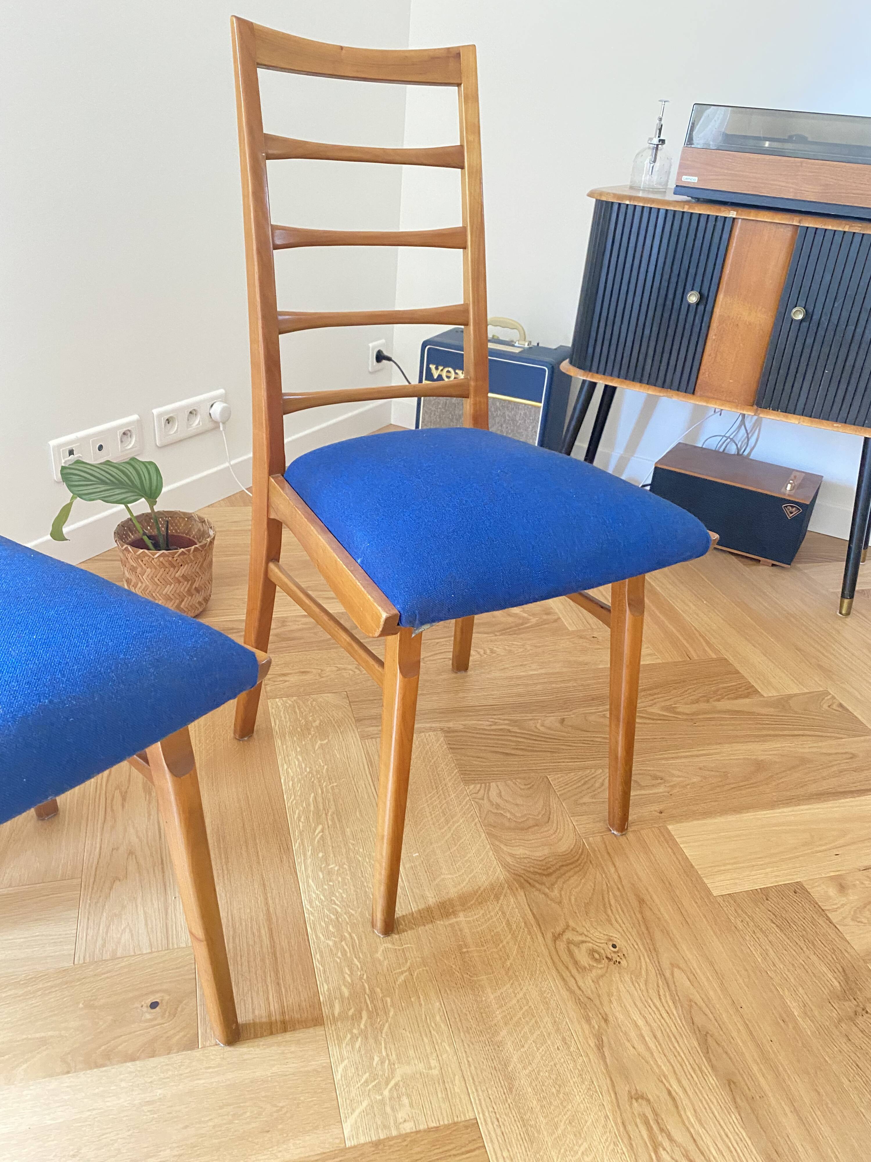 Set of 4 vintage Scandinavian chairs from the 1960s with ladder back.