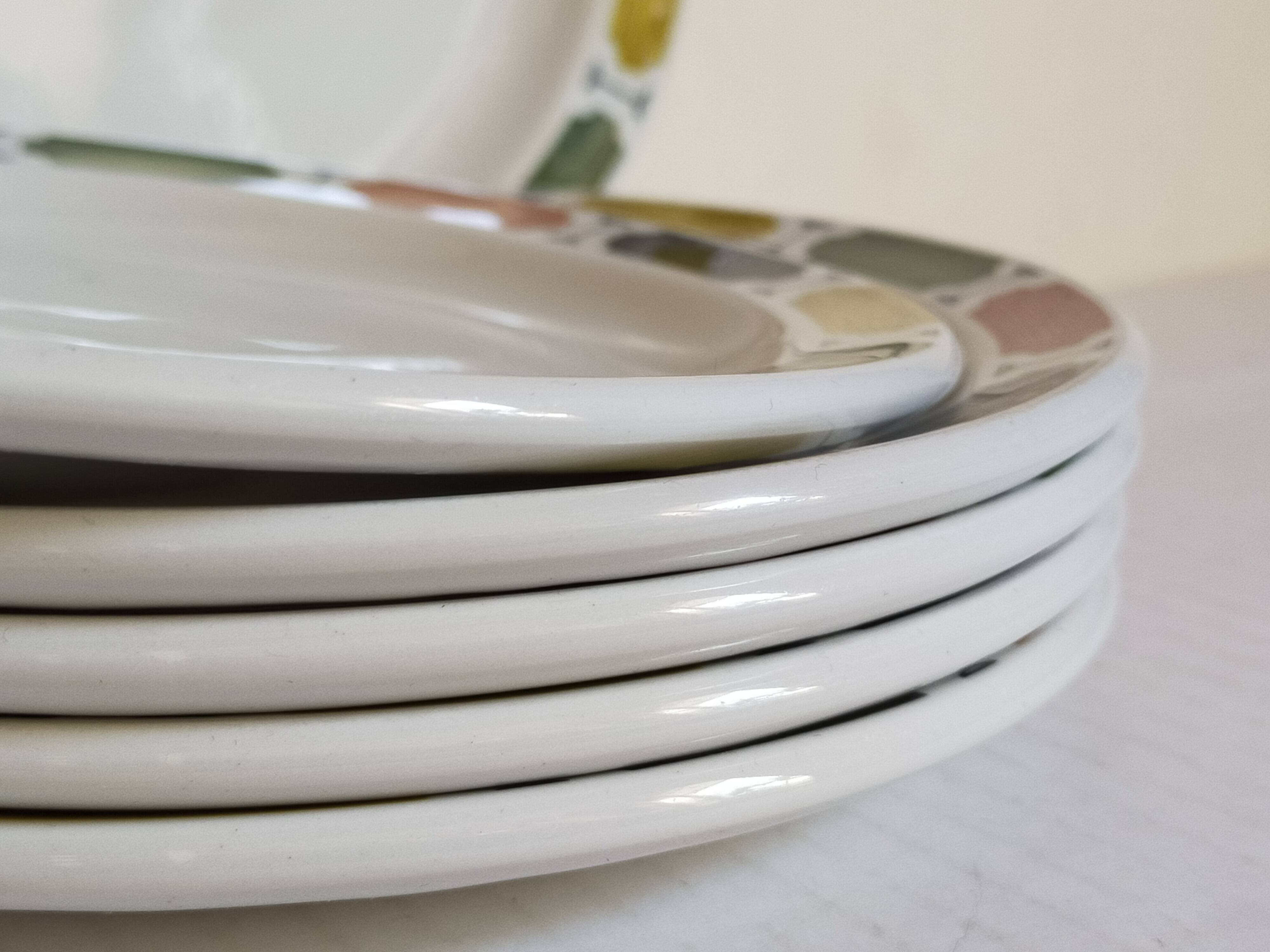 Six assiettes à dessert en porcelaine Anglaise DUDSON BROTHERS 70'
