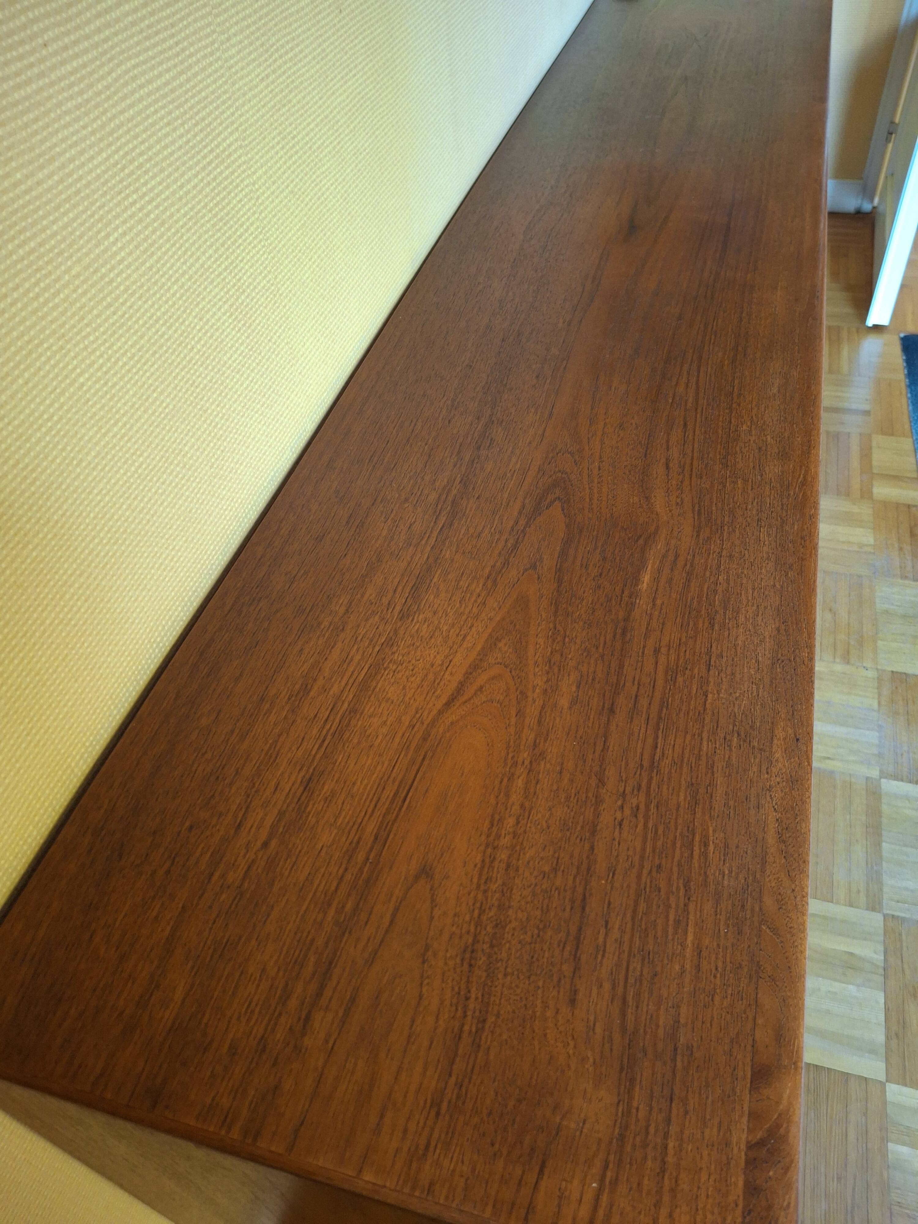 Buffet en teck vintage des annees 60