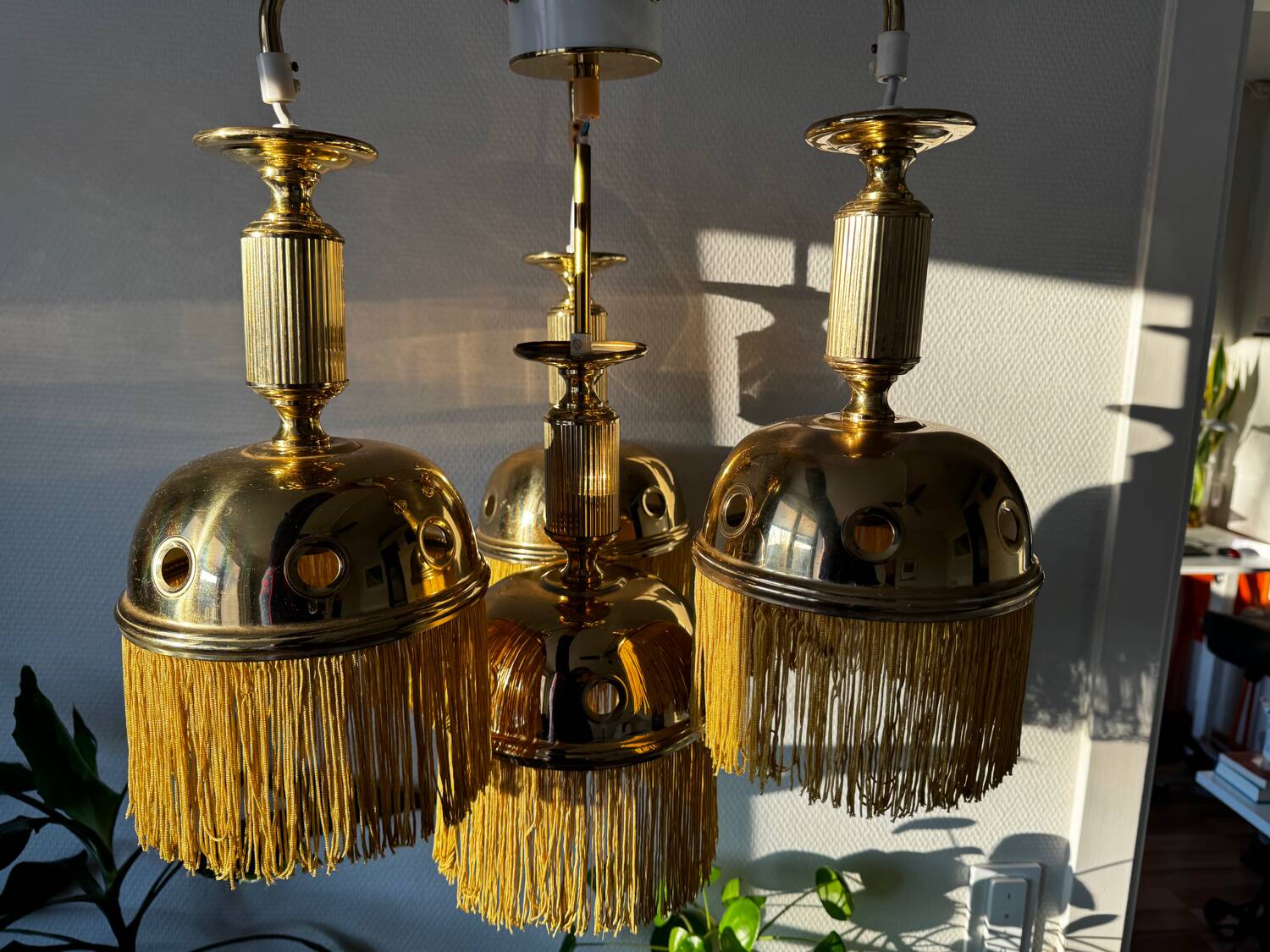 Lustre 3 feux en laiton doré par Sölken, années 1970