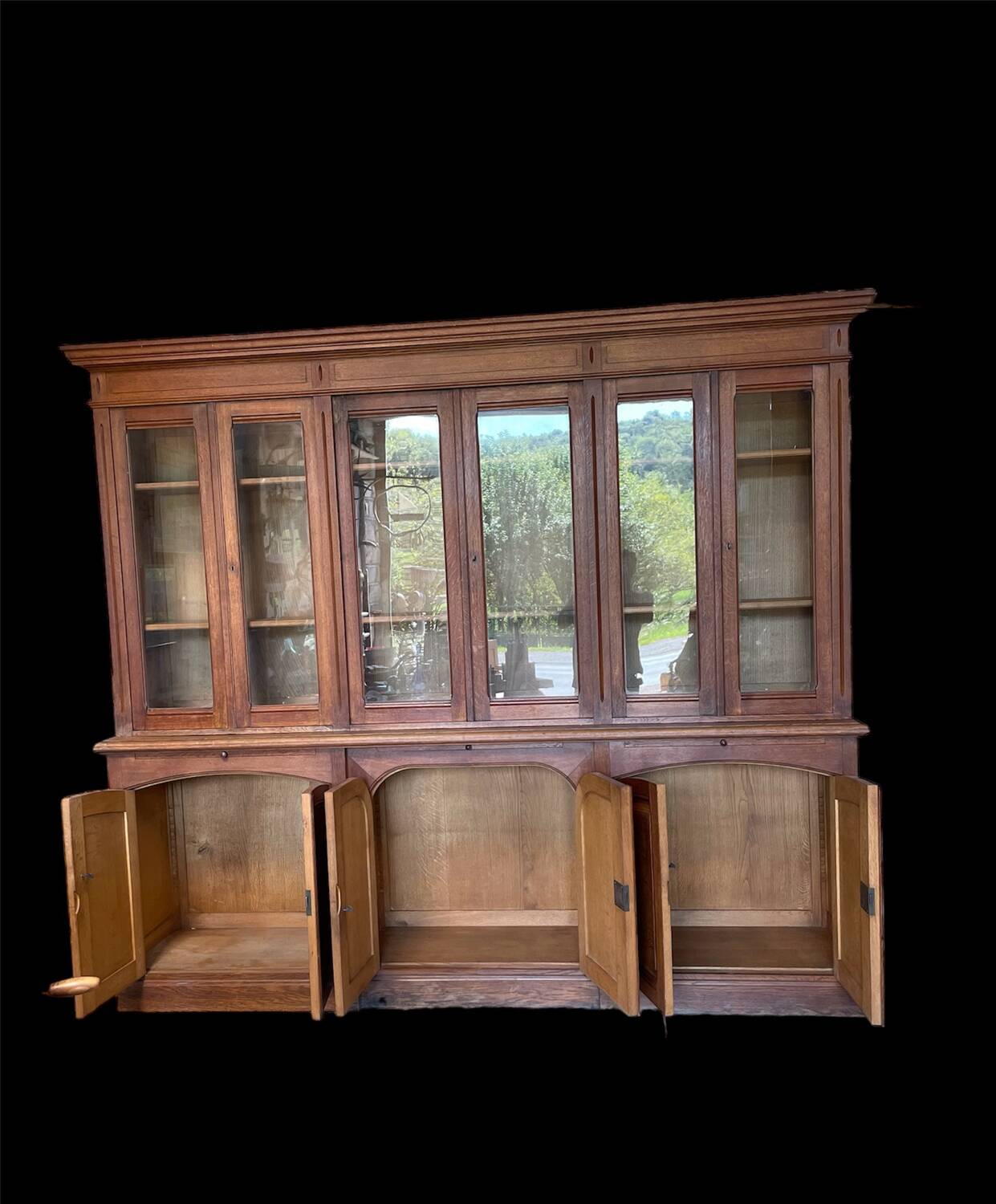 Large two-body showcase library