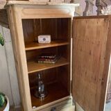 Parisian locker room