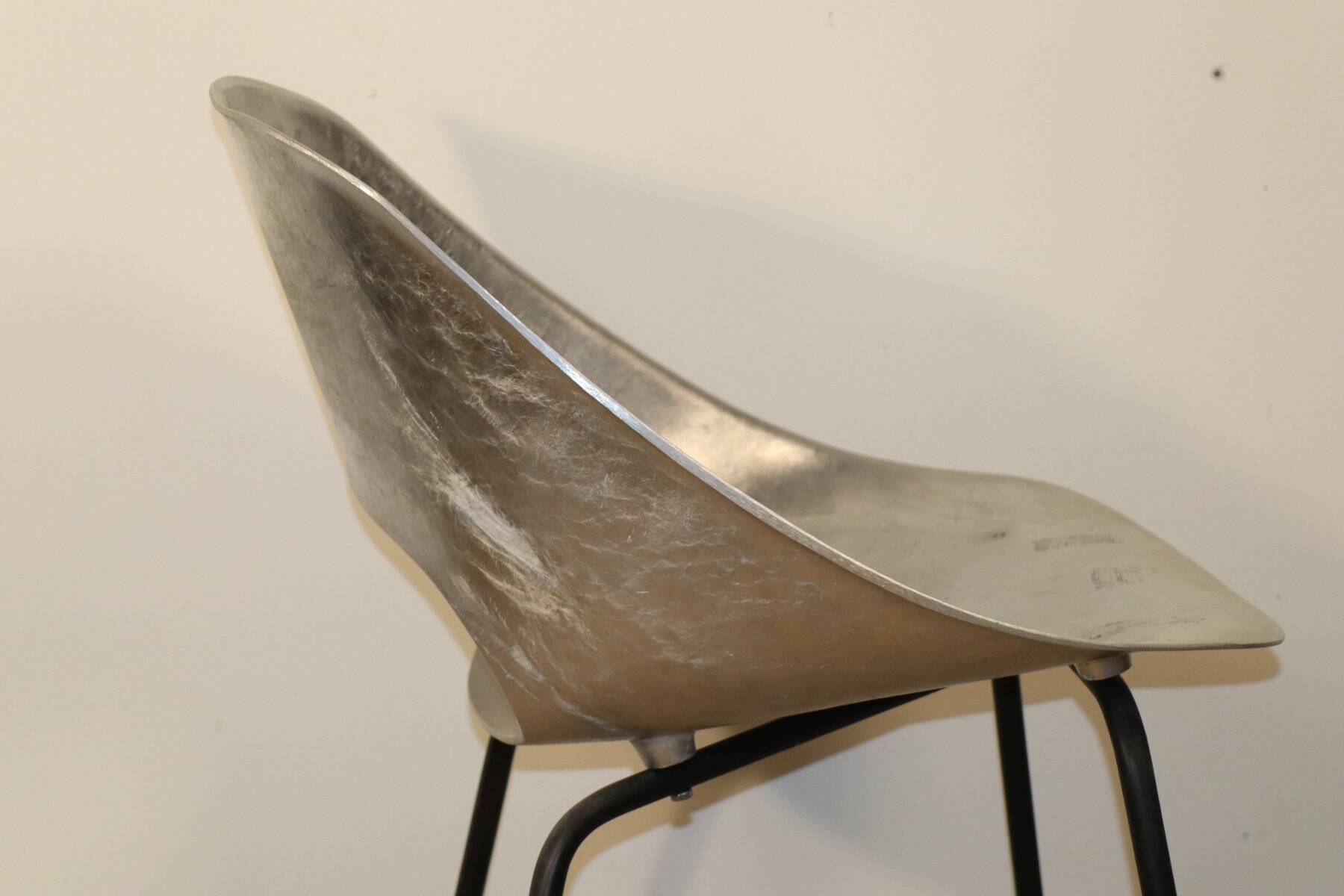 Aluminium chair, "Tulip" model, by Pierre Guariche, Steiner edition, 1960