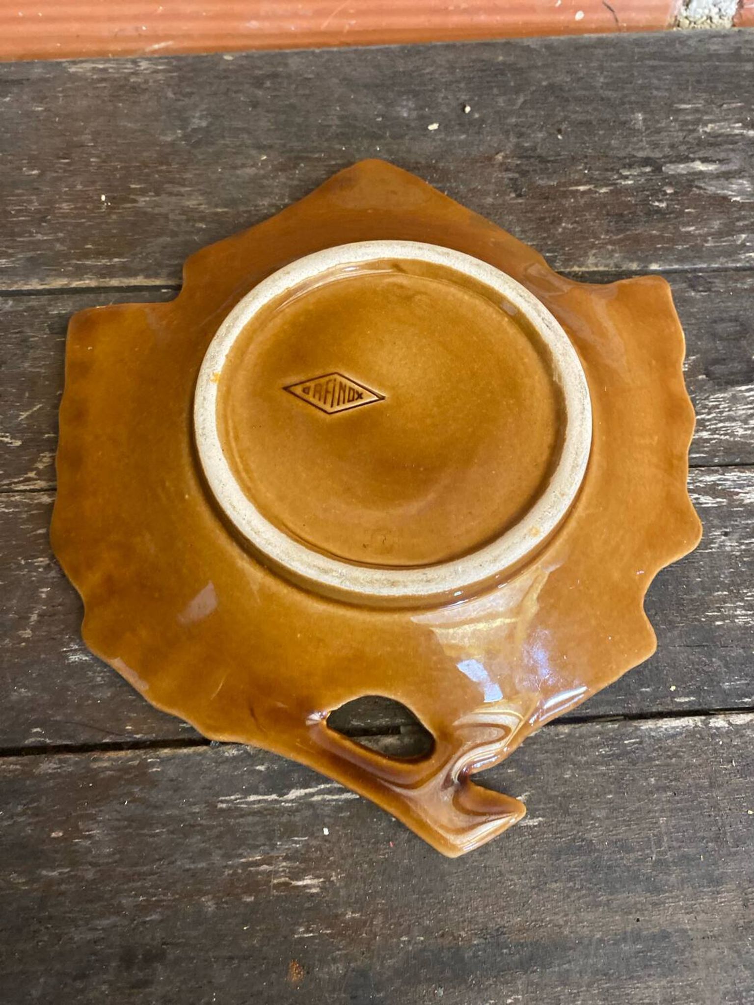 Old orfinox pocket video ceramic leaf shape vintage barbotine #