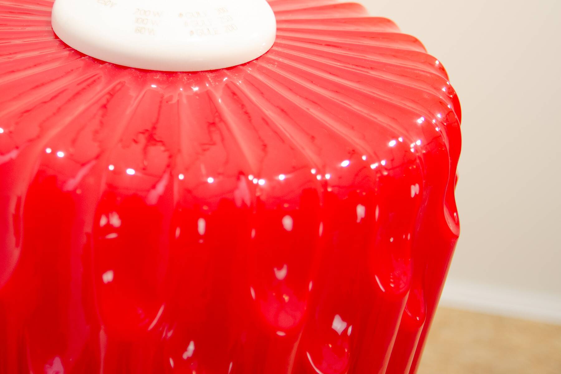 Lustre brutaliste en verre opalin de Karel Wolf pour Osvětlovací sklo, années 1970