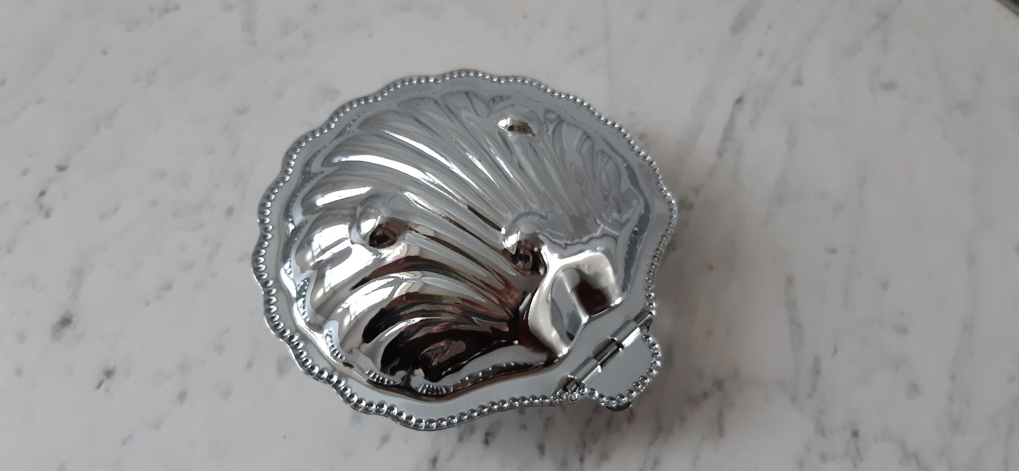 Butter dish / pocket tray shell silver metal 50s