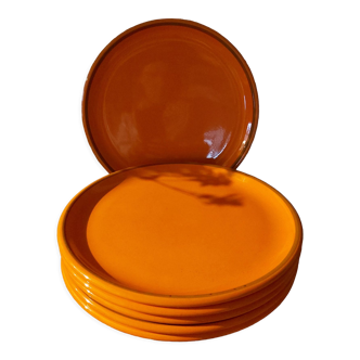 Flat plates orange with brown edging