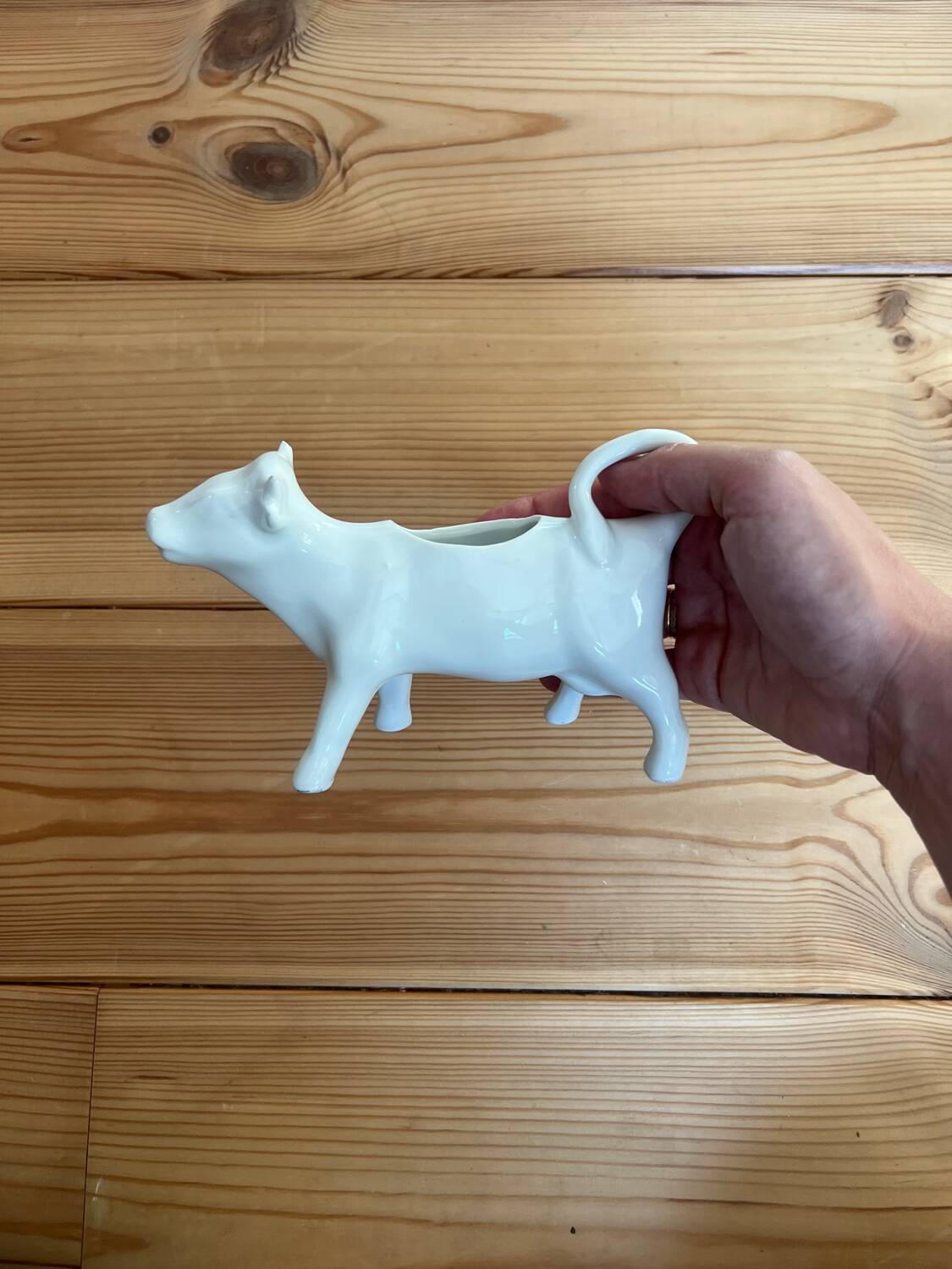 Milk jug French white porcelain cow-shaped creamer vi