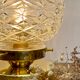 Lampe à poser globe vintage en verre moulé