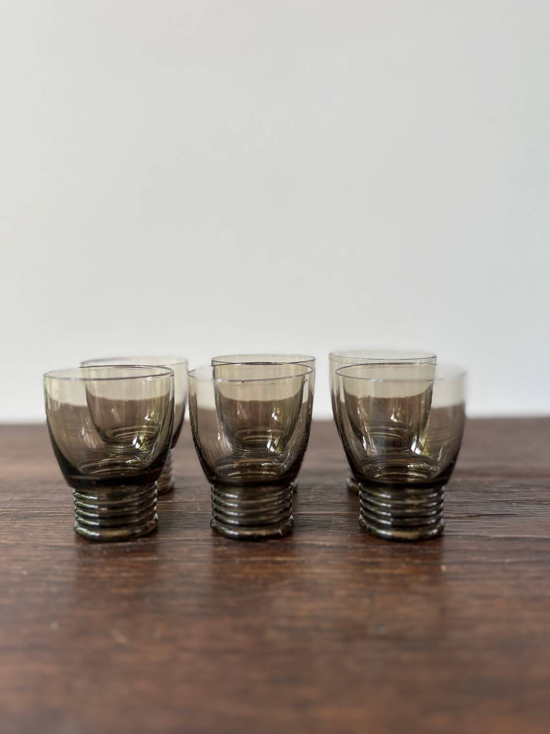 Set of 6 vintage 70s glasses with smoked grey ring feet