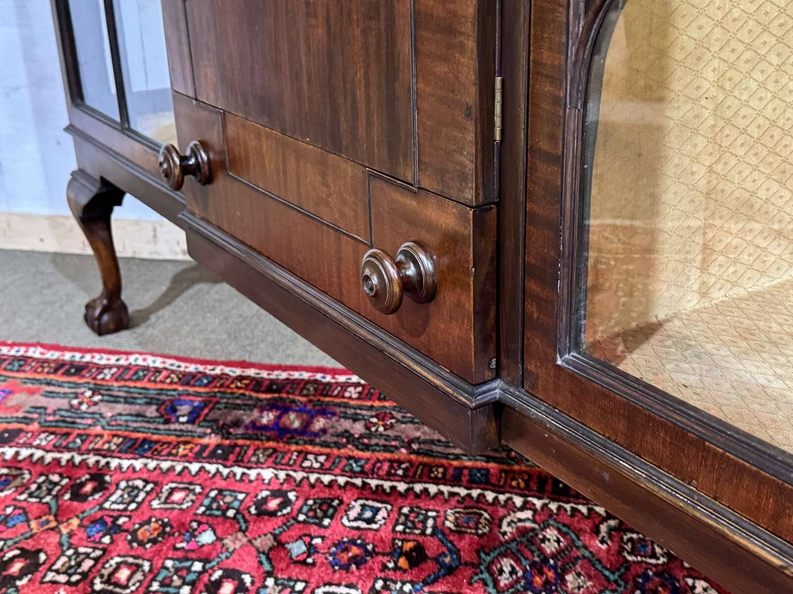 Vitrine Anglaise Chippendale 3 portes début XXème en acajou
