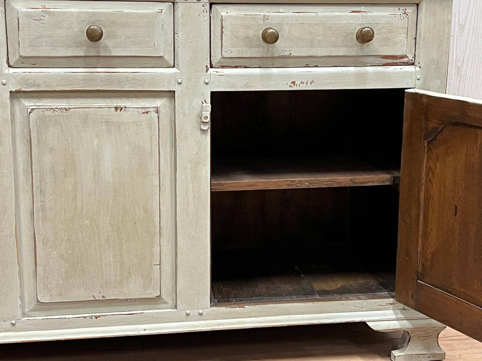 Sideboard / cupboard