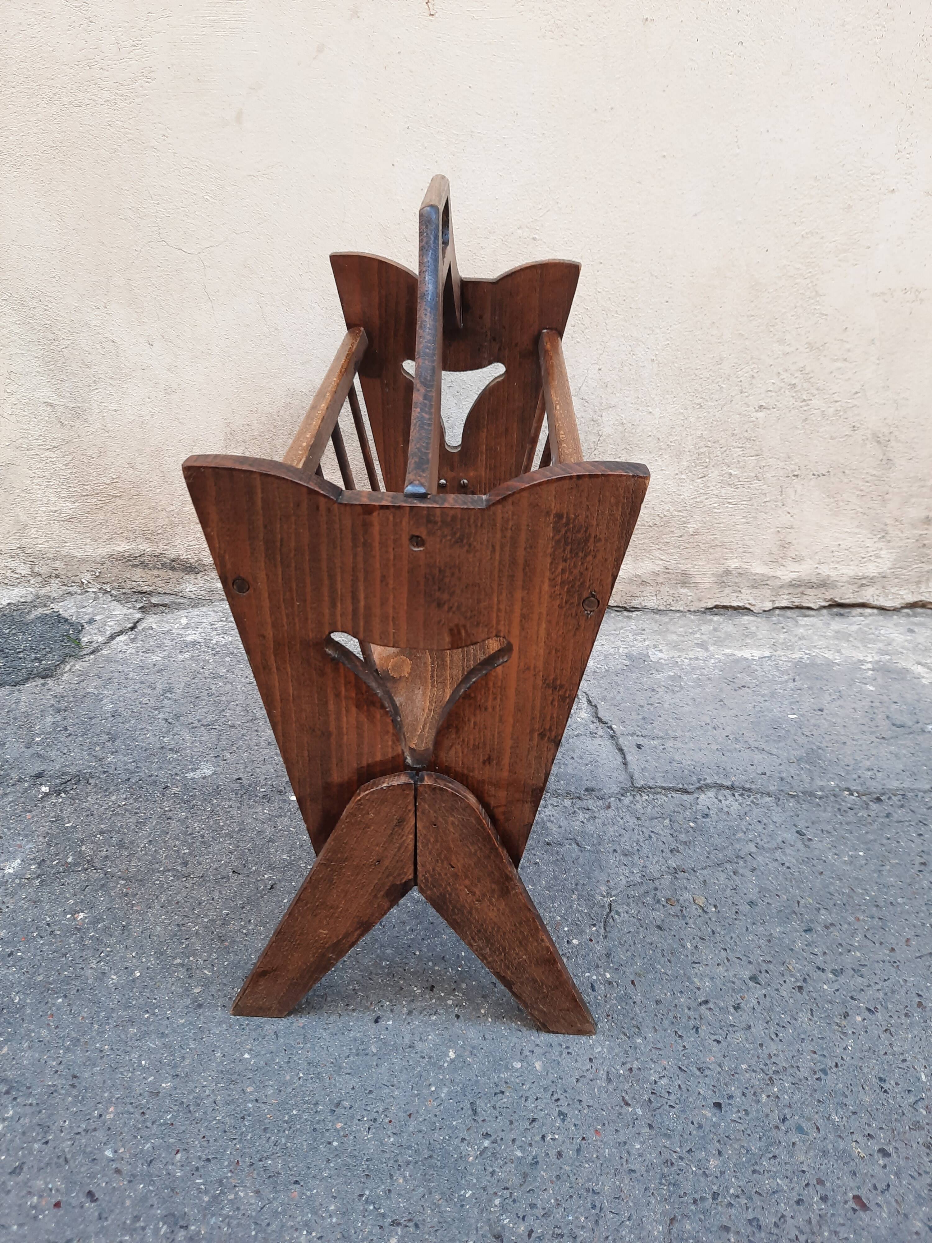 Wooden magazine holder