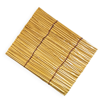 Straw-style slip tray