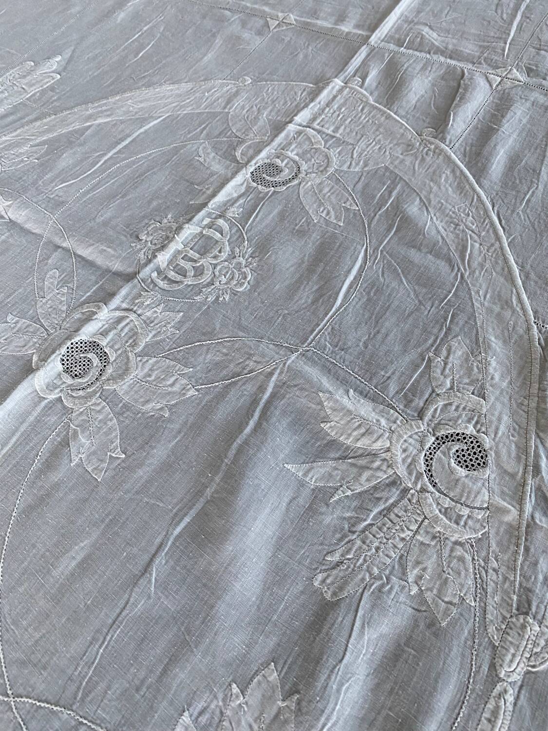 Tablecloth and 12 embroidered and monogrammed napkins